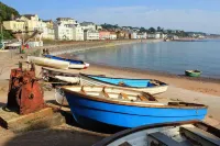 Family 4-Bed Apartment in Dawlish with Sea View Hotels in Dawlish