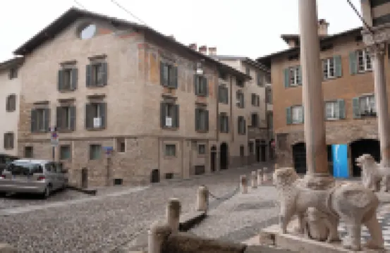 BnButler - Bergamo - Via Simone Mayr 2