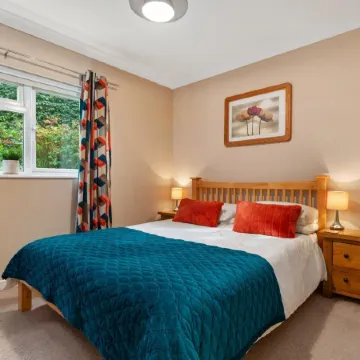 St Helens Apartment 2 - Short Walk to Beach Отели в г. Амрот