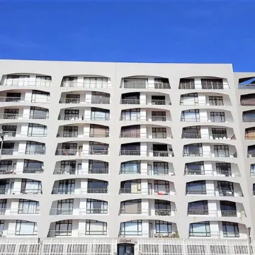 Beachfront 3Br Ocean Views BBQ Balcony by Ctha