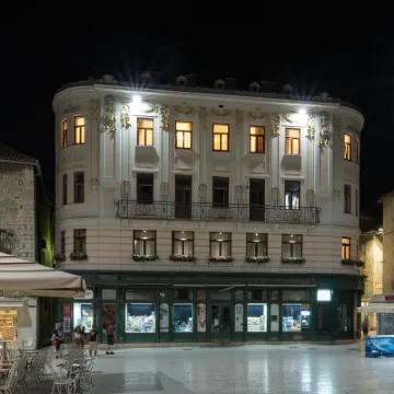 セントラル スクエア ヘリテージ ホテル オールド・スプリット周辺のホテル