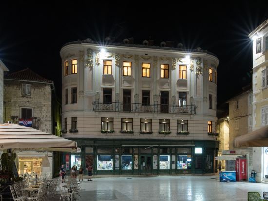 Central Square Heritage Hotel