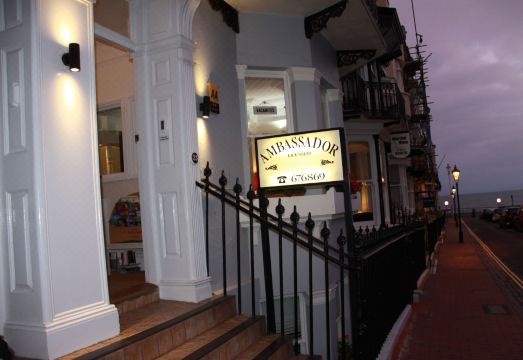 앰배서더 호텔 브라이튼