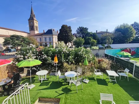 Moodz Hotel Отели в г. Бовуар-де-Марк