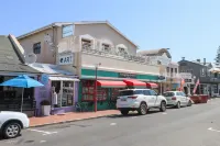 Zzzone Boutique Hostel