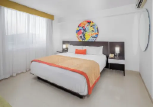 ホテル メキシコ プラザ イラプワト