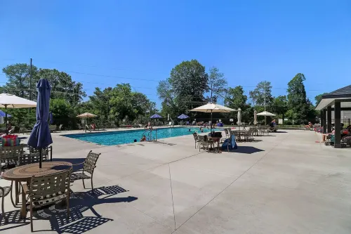 Charming getaway with panoramic lake views. 5 minutes from downtown Lake Geneva.