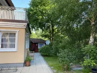 For families, friends, children. Large garden, 4/5 bedrooms, fireplace. Central!