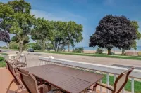 Enjoy Beachfront Living With family!