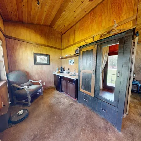 VIP Cabin B with Lake Views and Private Lake Access with Dock