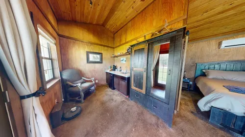 VIP Cabin B with Lake Views and Private Lake Access with Dock
