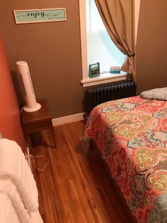 Day Street Suites. Historic Phelps Mansion.  Main Level Suite #2