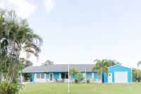 Blue Haven Retreat! Hotels in Sebastian