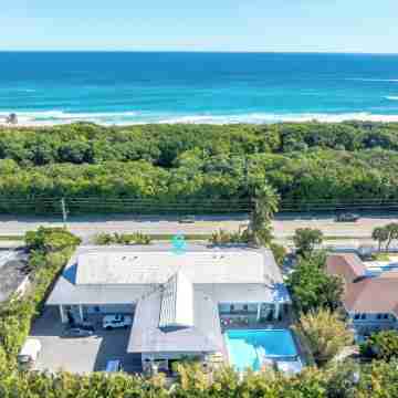Beachside 2BR/2BA - Pool, Balcony, Parking - Steps to the beach Hotel Exterior