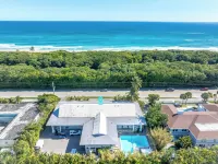 Beachside 2BR/2BA - Pool, Balcony, Parking - Steps to the beach