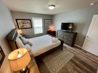 Charming Hideaway with Spacious Open Floor Plan - Delightful Comfort