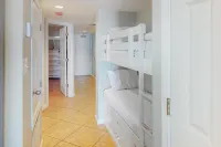 Gulf-front condo with beach access, private balcony, hot tub, pools & BBQ Hotels in Orange Beach