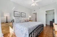 Balcony with Dazzling Sunset and Modern Comforts - Stylish Retreat Hotels in Marco Island
