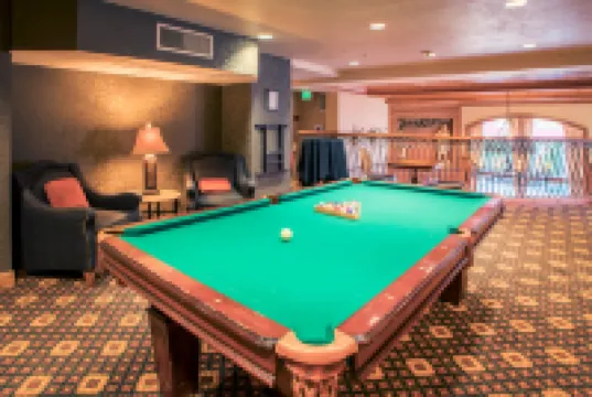 Epic Adventure Hub with Spa and Pool Amenities - Gorgeous Mountain Haven