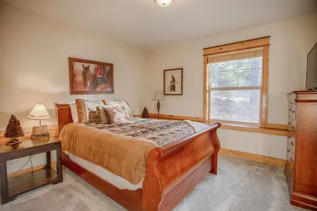 Luxury, 5-Master Bedroom Home, A/C, Outdoor Living - Red Fir 14