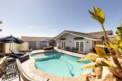 Breathtaking Panoramic Views and Saltwater Pool - Stunning Sanctuary Hotels near Highwood Park