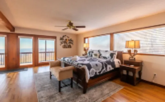 Spectacular Mountain Views and Hot Tub - Elegant Retreat