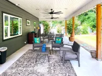 Spacious Patio and Nature-Backed Serenity - Charming Retreat Hotels in Fayetteville