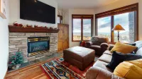 Stunning Views and Ski-in Ski-Out Access - Luxurious Mountain Escape