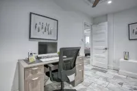 Ideal for Groups with Kitchen and Parking - Spacious Comfortable Haven Hotels in Brookhaven