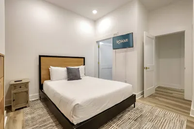 Roami at The Churchill | 1 Bedroom Hotels in Arts-Warehouse