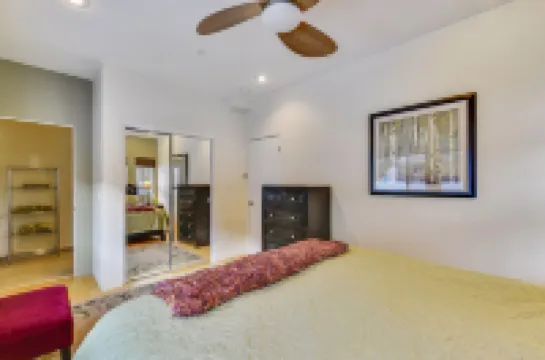 Stunning Ski Slopes Views and Jetted Tubs - Luxurious Mountain Retreat