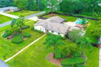 Pool, Hot Tub and Fire Pit Experience - Serene Retreat
