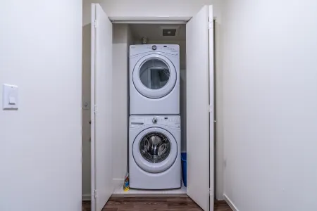 1BR | Rooftop, Gym | Mercer Island | Sophari E Отели в г. Мерсер Айленд