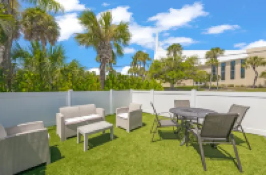 Exclusive Private Pool and Tropical Oasis - Enchanting Duplex Retreat