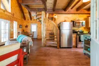 Pet-Friendly & Great Location - Tiny Cabin - Pine Point - Red River Gorge, Kentucky! Hotels in Wolfe County