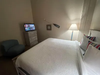 Large Balcony and Access to Pool and Hot Tub - Gorgeous Retreat 샌더스키 호텔