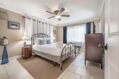 Fenced Yard and Trail Access - Charming Coastal Retreat Hotels in Seminole