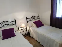 Beautiful and sunny house in Cordoba Hotels in South-East District