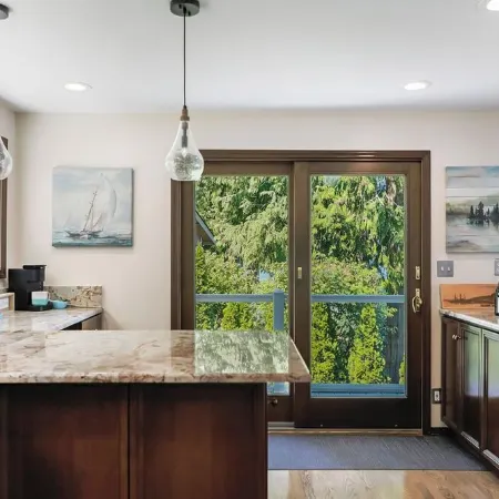 Beautiful Beach House and additional beach cabin with Olympic Mountain view