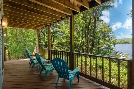 Lakeside Retreat with Balcony and Patio - Charming Modern Oasis