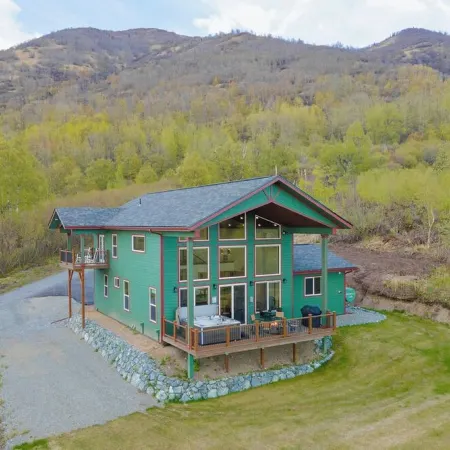 Private Retreat with Hot Tub & Views