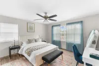 5br Retreat: 4mins to UA - BBQ - Firepit - Games Hotels near Lawson State Community College