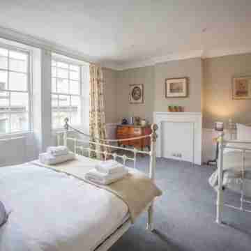 The Georgian Townhouse @ Pierrepont Place Rooms