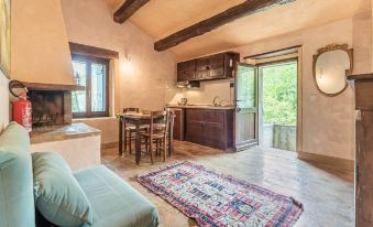 Cozy Cottage with Pool in Assisi