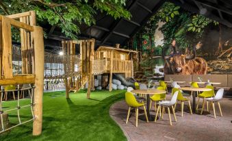 Lodge in Schaijk with Garden Terrace