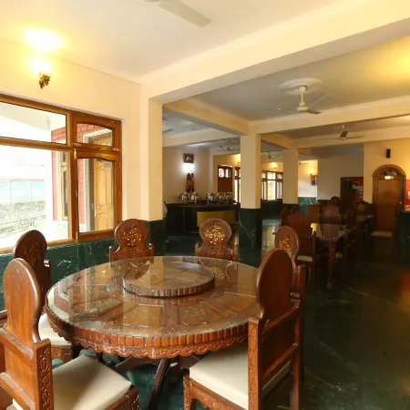 Hotel Samdupling Himalayan Brothers