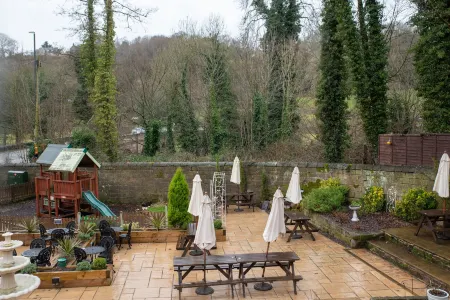 The Family Tree Отели в г. Матлок