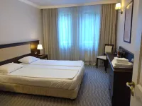 Aparthouse Borovo Near Bulgaria Mall, Free Street Parking Hotels near Path of Health