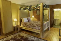 The Woods Inn Hotels in Old Forge