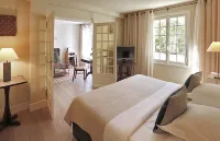 Baumanière - les Baux de Provence Hotels in Les Baux-de-Provence